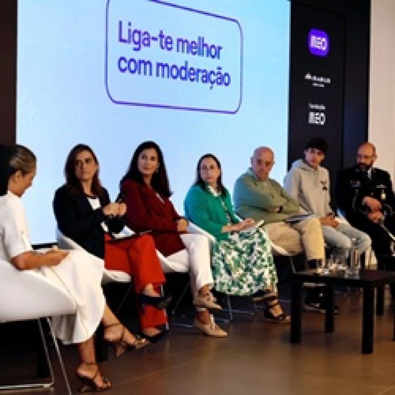 Painel liga-te com moderação